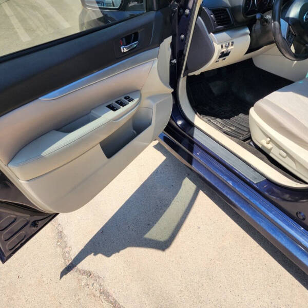 2013 Subaru Legacy 2.5i Premium