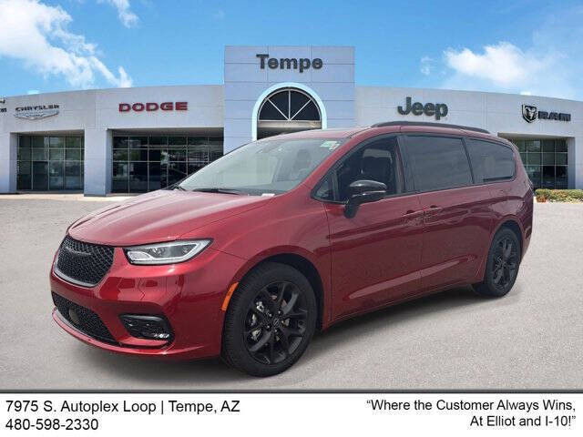 2026 Chrysler Pacifica Select