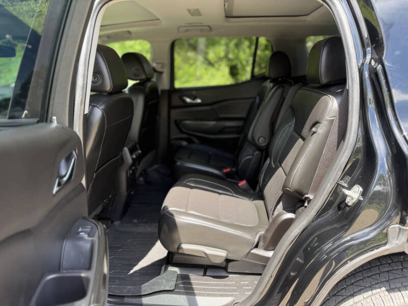 2022 GMC Acadia SLT