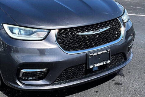 2022 Chrysler Pacifica Touring L