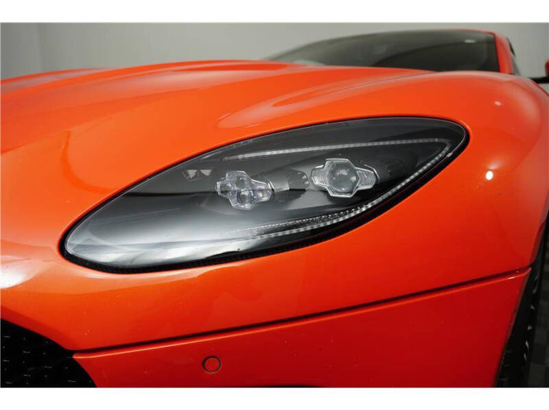 2022 Aston Martin DBS Superleggera