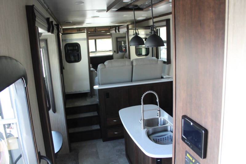 2019 Heartland Big Country 4011ERD