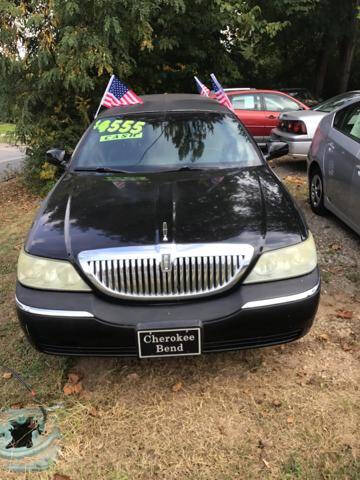 2003 Lincoln Town Car