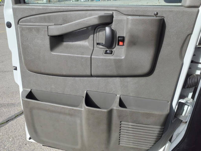 2024 Chevrolet Express 2500