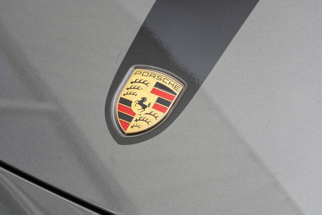 2022 Porsche 911 Carrera 4 GTS