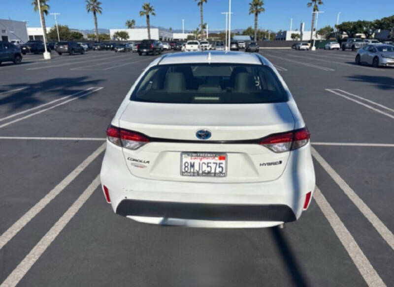 2020 Toyota Corolla Hybrid LE