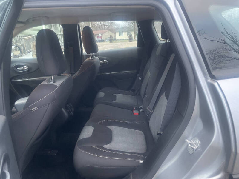 2015 Jeep Cherokee Sport