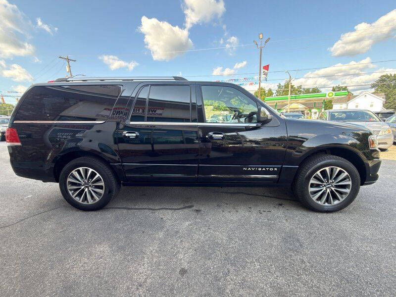 2017 Lincoln Navigator L Select