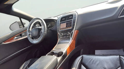 2019 Lincoln Nautilus Select