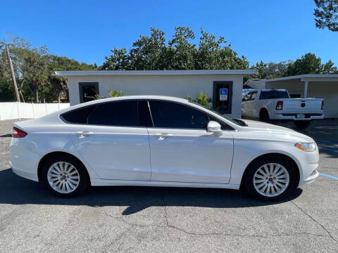2013 Ford Fusion Hybrid SE