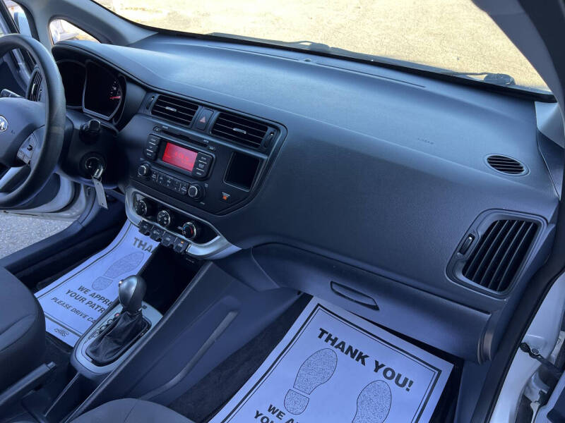 2015 Kia Rio 5-Door LX