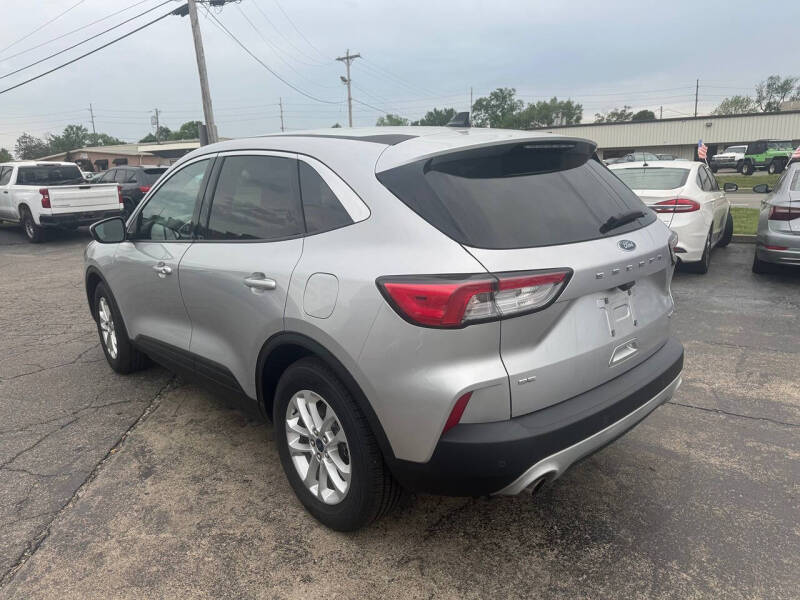 2020 Ford Escape SE