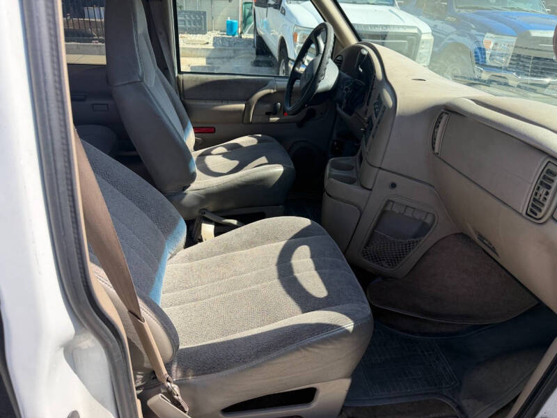 2000 GMC Safari SL