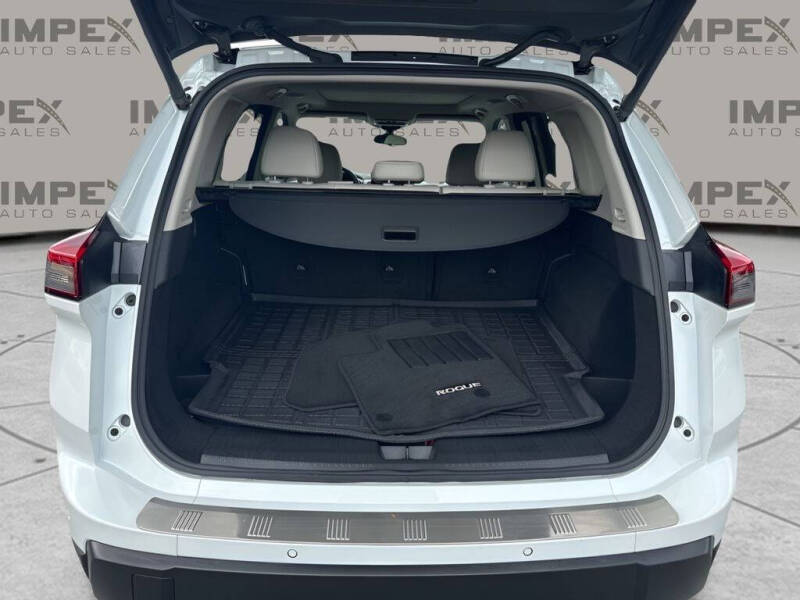 2024 Nissan Rogue SV