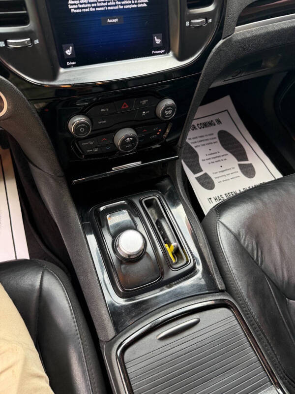 2018 Chrysler 300 S