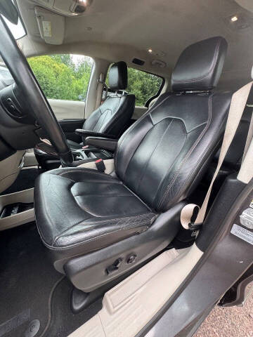 2017 Chrysler Pacifica Touring-L