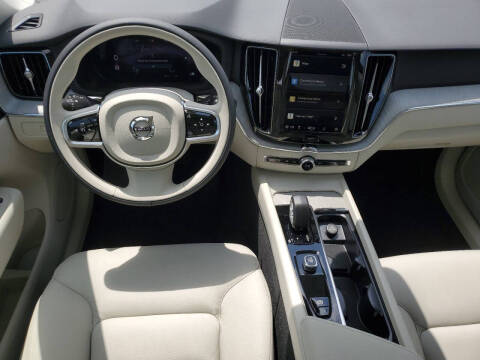 2025 Volvo XC60 B5 Plus Dark Theme