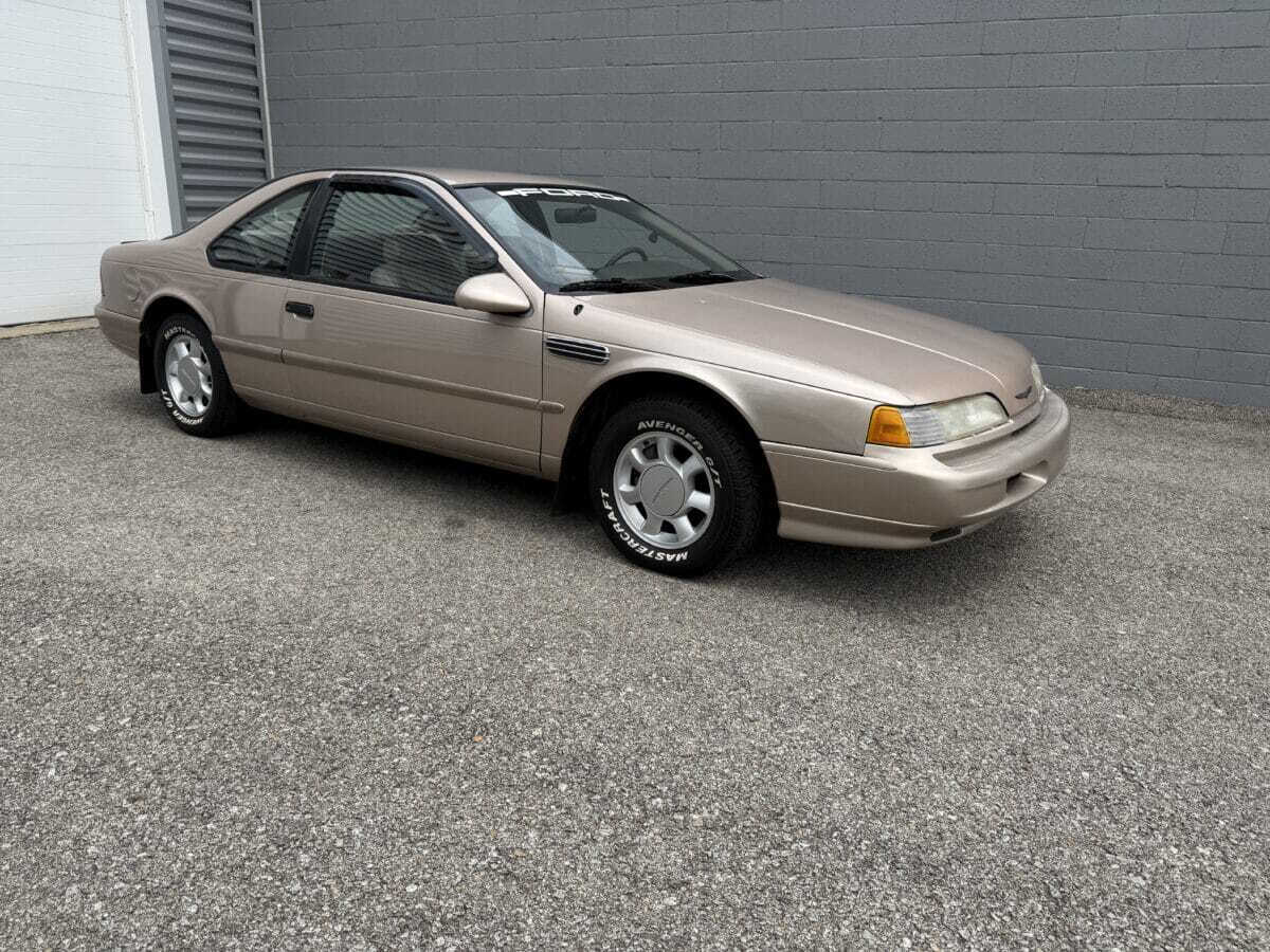 1993 Ford Thunderbird 58