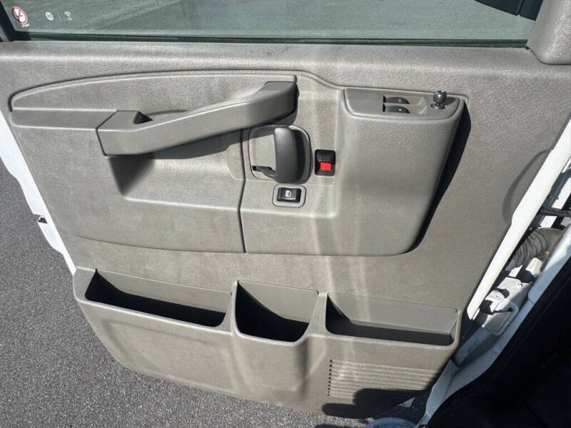 2023 GMC Savana 2500