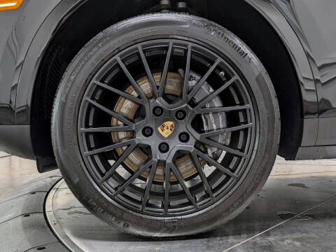 2022 Porsche Cayenne Platinum Edition