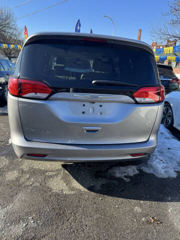2017 Chrysler Pacifica LX