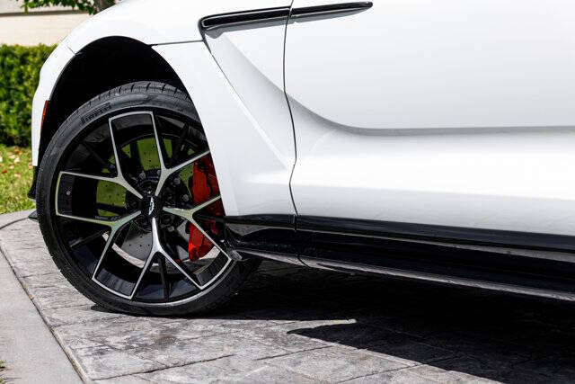 2025 Aston Martin DBX 707