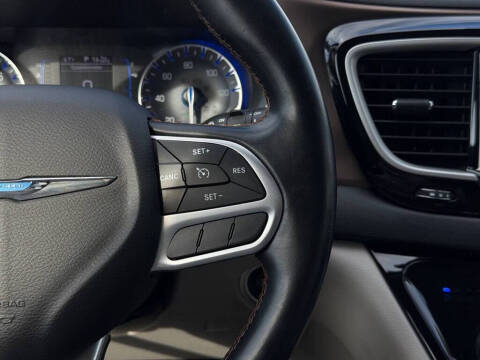 2017 Chrysler Pacifica Touring Plus