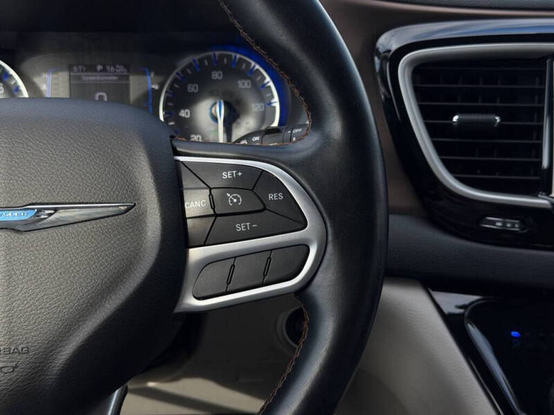 2017 Chrysler Pacifica Touring Plus