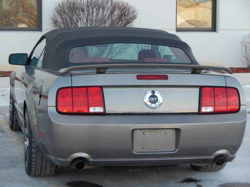 2005 Ford Mustang GT Premium