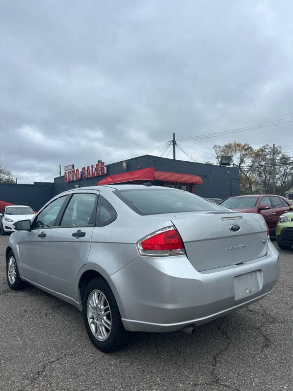 2011 Ford Focus SE photo 9