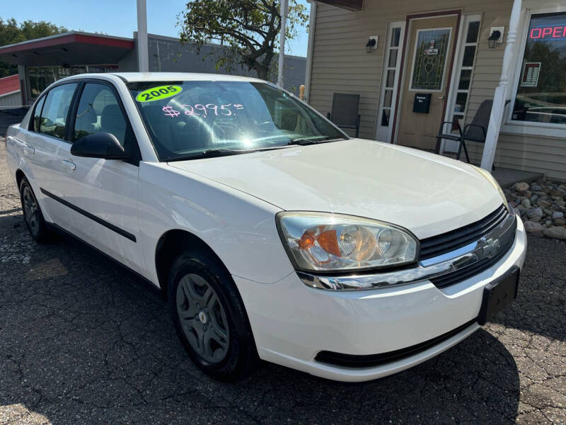 2005 Chevrolet Malibu for sale at G & G Auto Sales in Steubenville OH