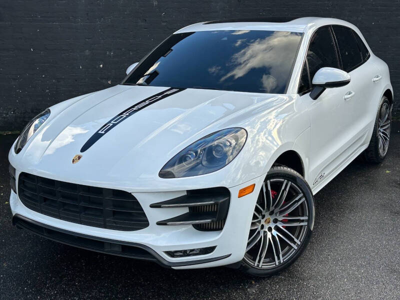 2016 Porsche Macan Turbo's photo
