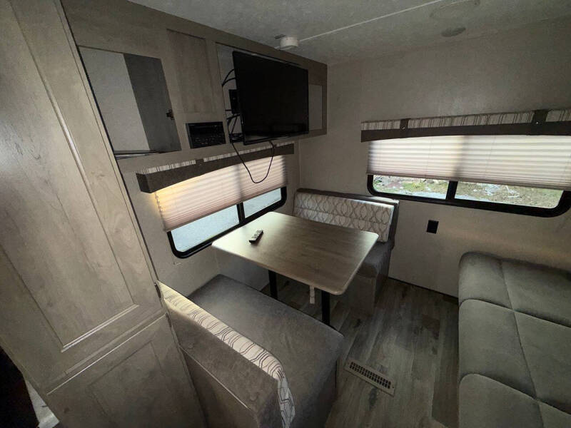 2019 Palomino Puma XLE Lite