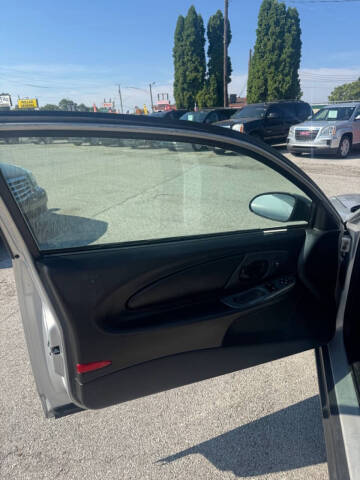 2003 Chevrolet Monte Carlo LS