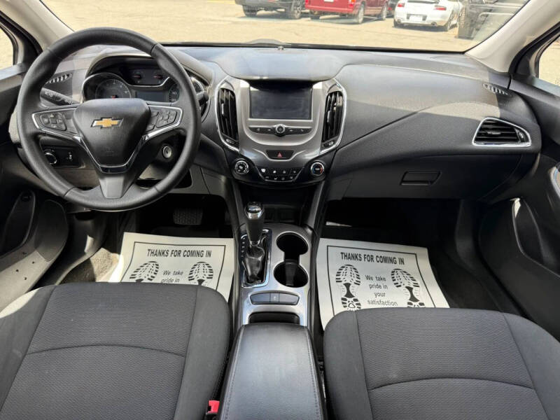 2017 Chevrolet Cruze LT Auto