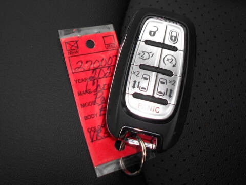 2027 Chrysler Pacifica Select