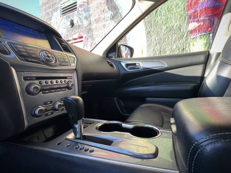 2019 Nissan Pathfinder SL