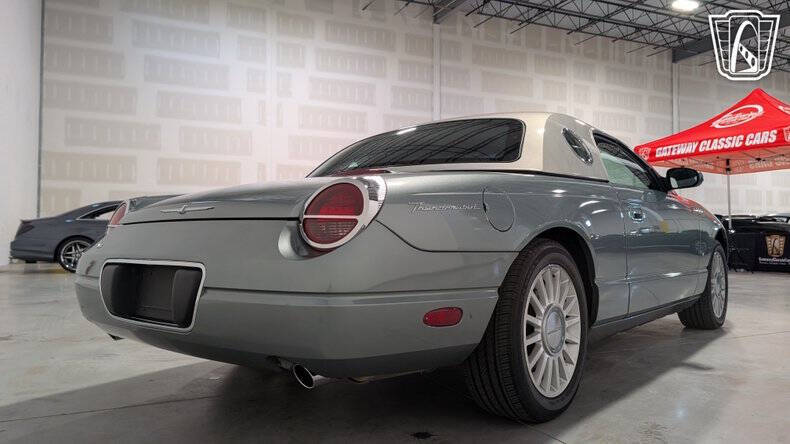 2004 Ford Thunderbird