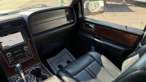 2016 Lincoln Navigator Select