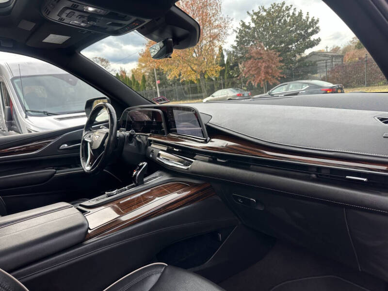 2022 Cadillac Escalade ESV Premium Luxury