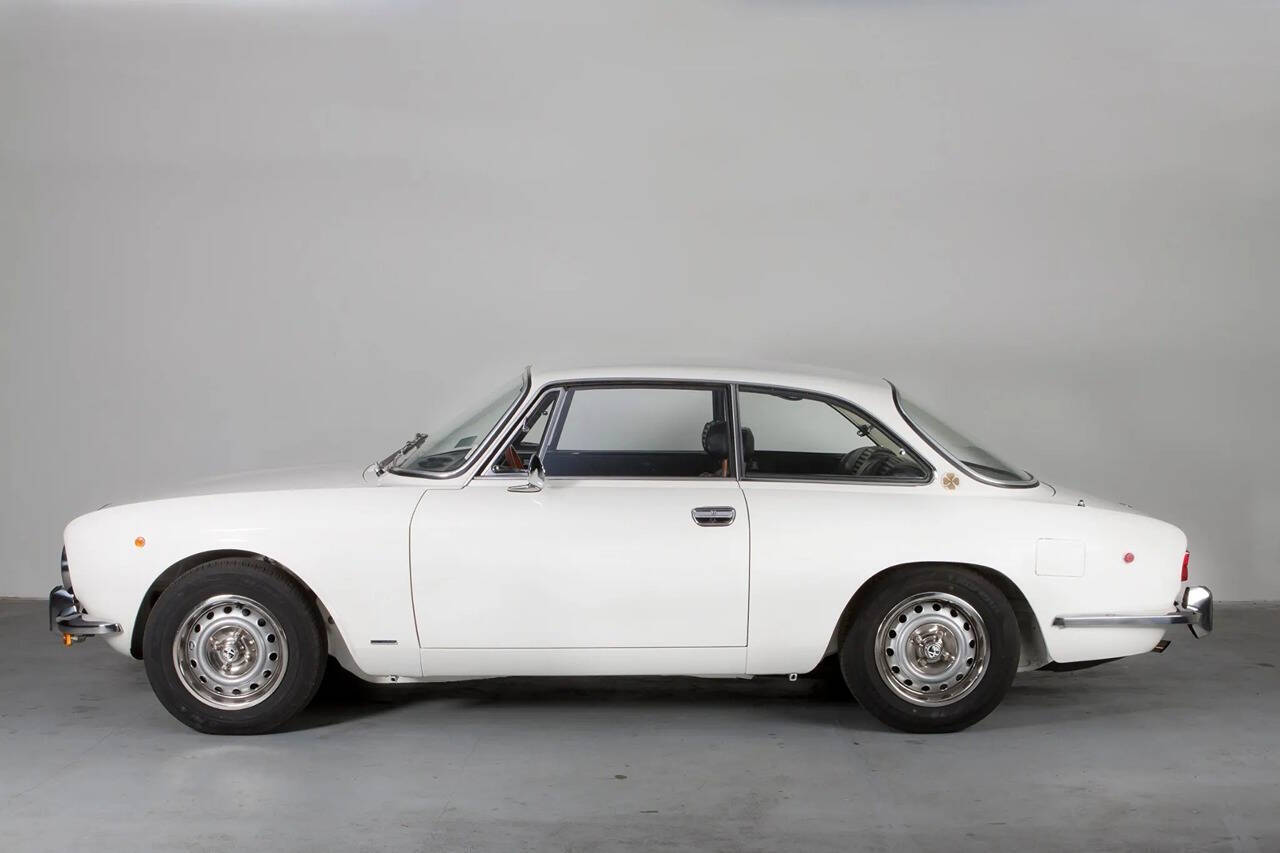 1973 Alfa Romeo 2000 GTV 4