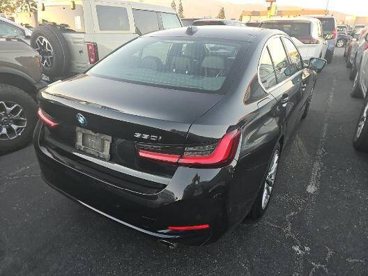 2024 BMW 3 Series 330i