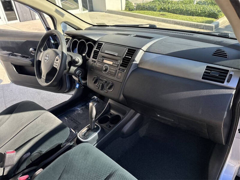 2011 Nissan Versa 1.8 S