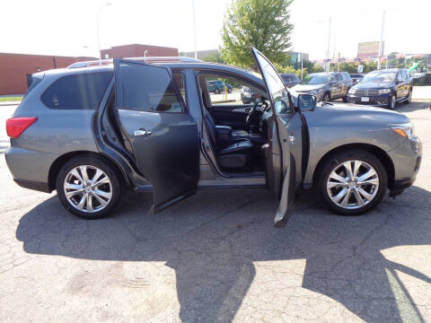 2019 Nissan Pathfinder SL