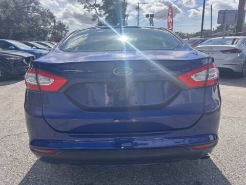 2013 Ford Fusion SE