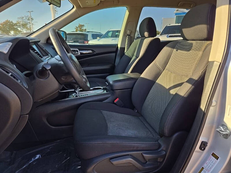 2019 Nissan Pathfinder S