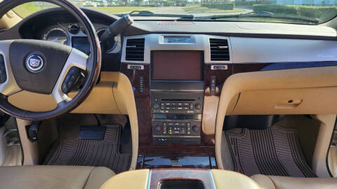 2012 Cadillac Escalade Luxury