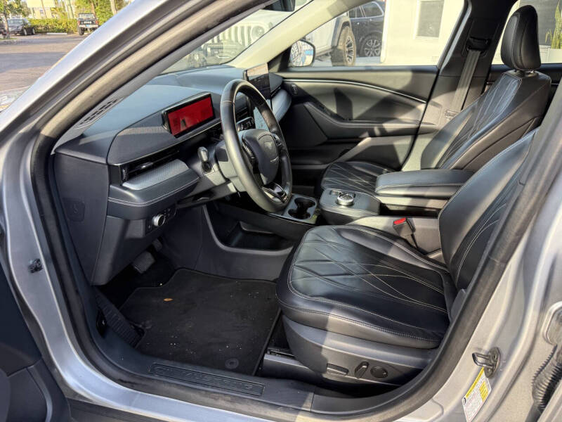 2021 Ford Mustang Mach-E Select