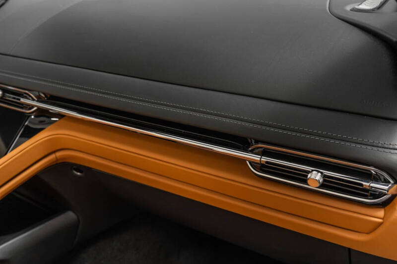 2025 Aston Martin DB12 Volante