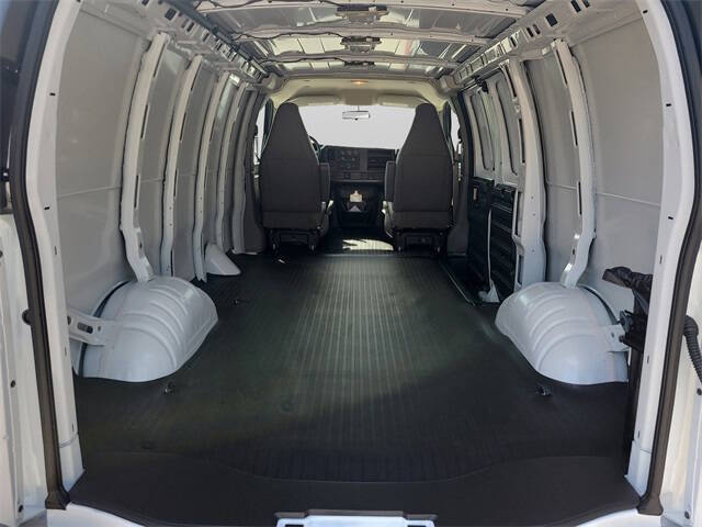 2025 Chevrolet Express 2500